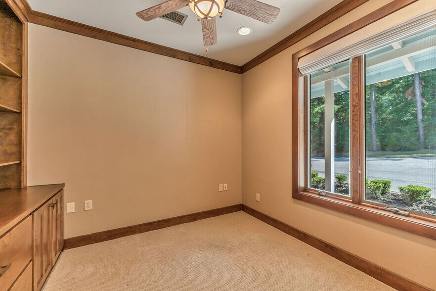 More Photos Of 43 Pool Rd, Richards Specialty For Sale