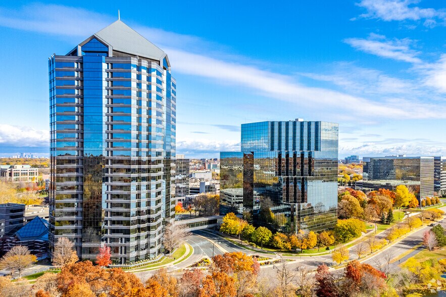 More Photos Of 8400 Normandale Lake Blvd, Bloomington Coworking Space