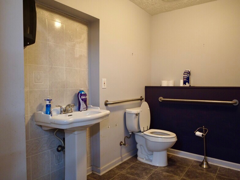 More Photos Of 3095 Highway 11 S, Mansfield Freestanding For Sale