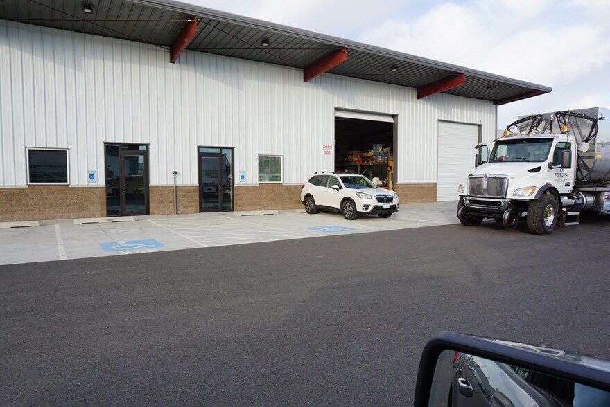 More Photos Of 3005 Rainier Pl, Pasco Warehouse For Lease