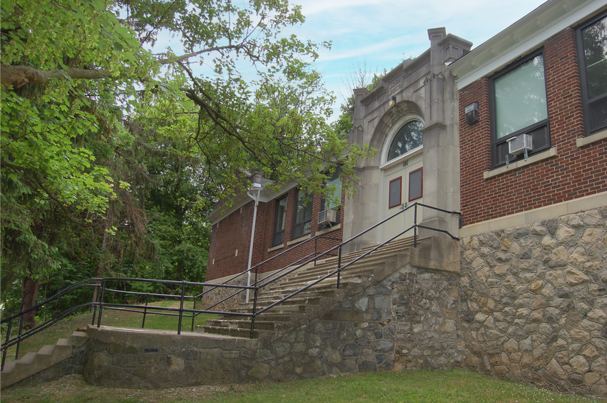 Primary Photo Of 1 Fairview Ave, Phillipsburg Office For Sale