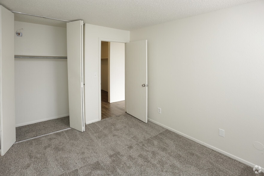 More Photos Of 2025 Jerry Murphy Rd, Pueblo Apartments For Sale