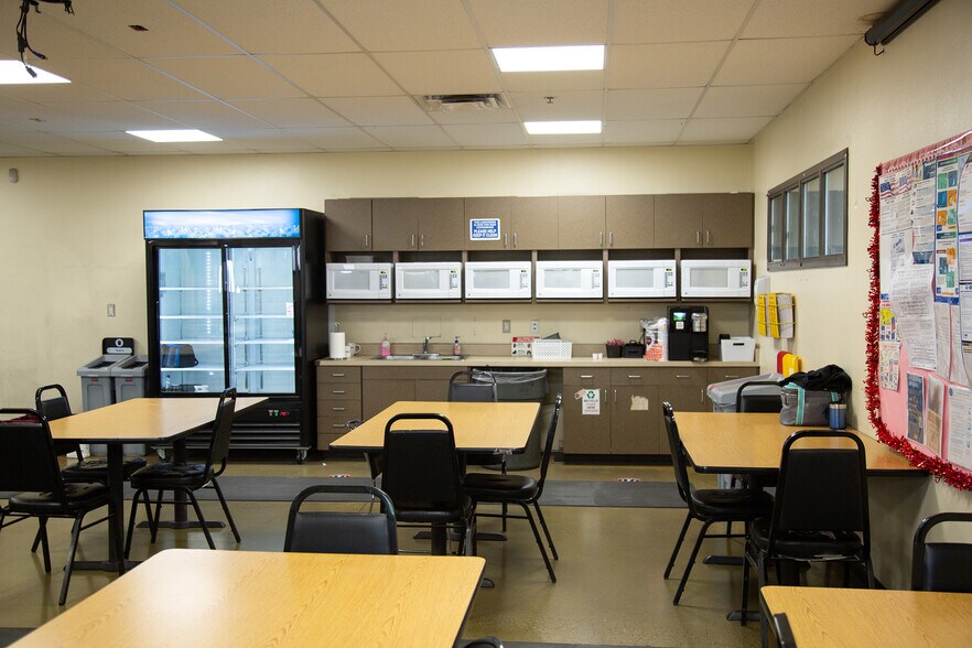 More Photos Of 3901 Midway Pl NE, Albuquerque Manufacturing For Sale