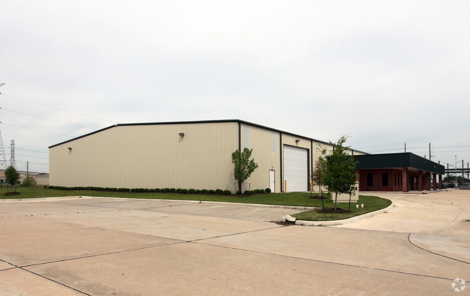 More Photos Of 4525-4555 Brittmoore Rd, Houston Unknown For Lease