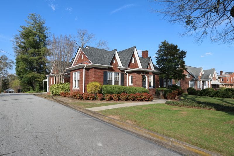 More Photos Of 106 W Church St, Greer Office For Lease
