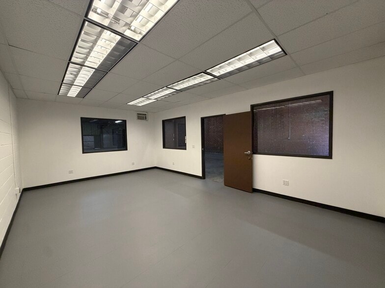 More Photos Of 3470-3476 E Pico Blvd, Los Angeles Warehouse For Lease