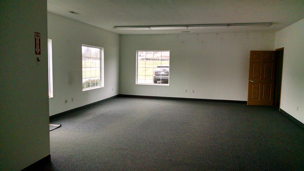 More Photos Of 2751 Old Home Rd, Akron Office For Sale