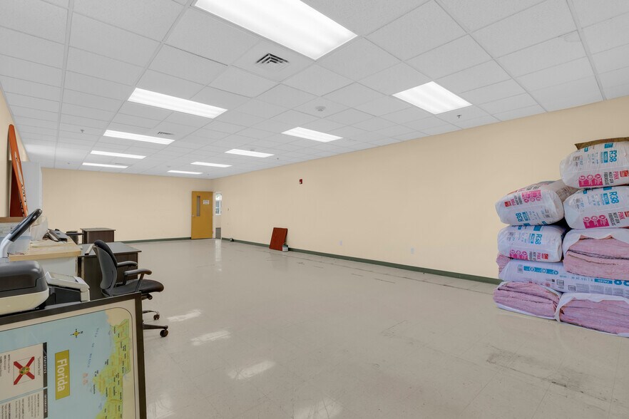More Photos Of 1201 E Oak St, Kissimmee Office For Sale