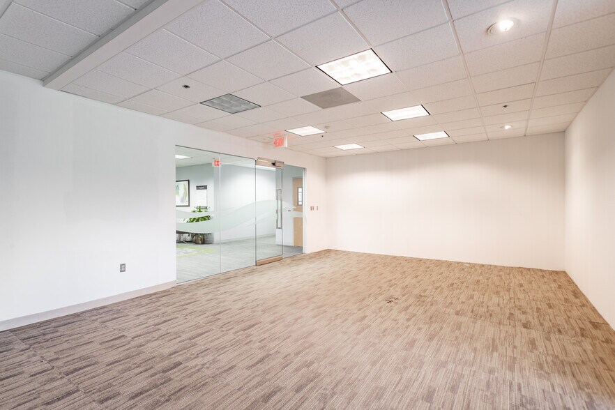 More Photos Of 400 Donald J Lynch Blvd, Marlborough Unknown For Lease