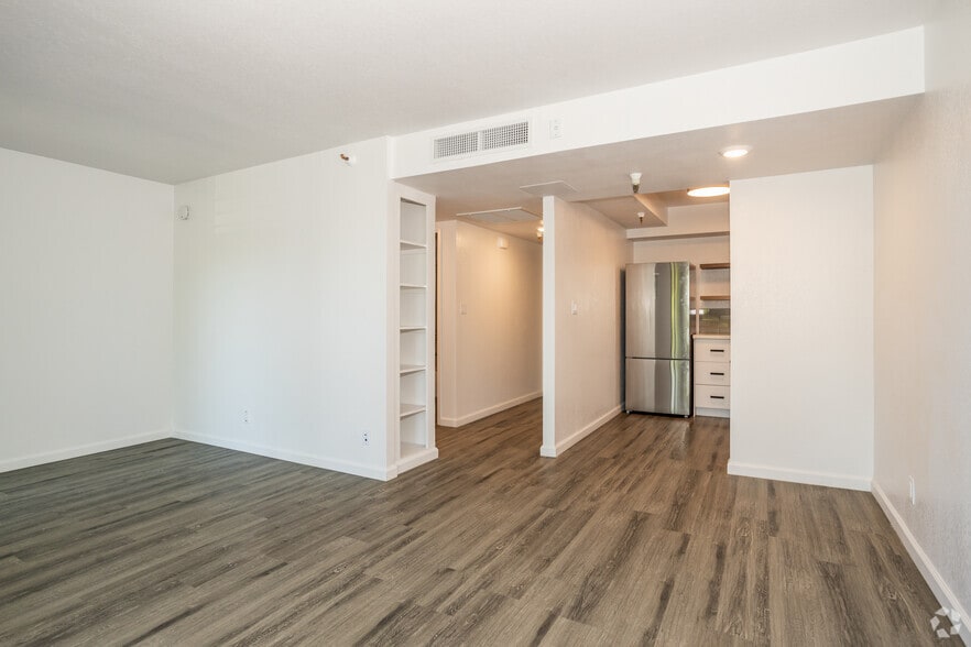 More Photos Of 2701 Capitol Ave, Sacramento Apartments For Lease