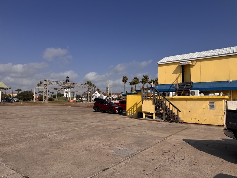 More Photos Of 510 E Queen Isabella Blvd, Port Isabel General Retail For Sale