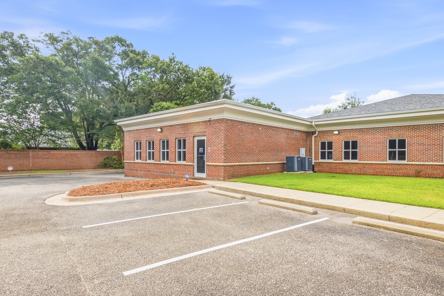 More Photos Of 5784 Chumuckla Hwy, Pace Freestanding For Lease
