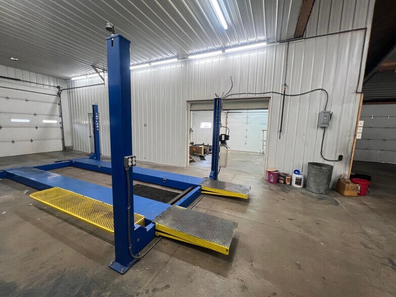 More Photos Of 380 S Main St, De Graff Light Manufacturing For Sale