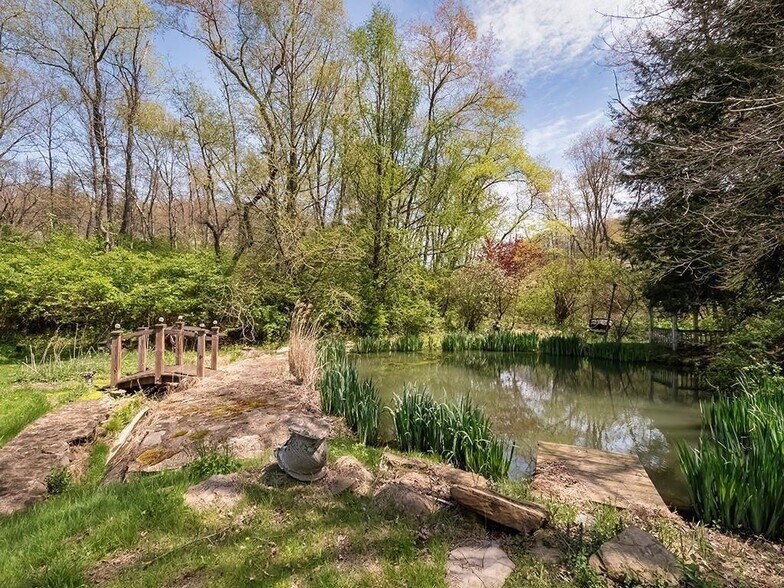 More Photos Of 333 Perry Hwy, Harmony Specialty For Sale