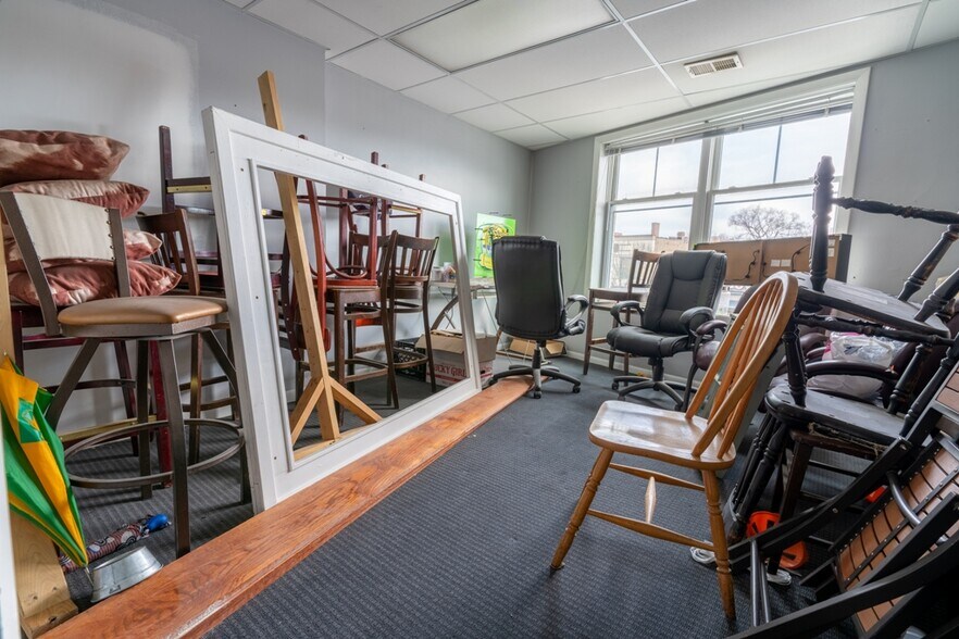 More Photos Of 30 S La Grange Rd, La Grange Restaurant For Sale