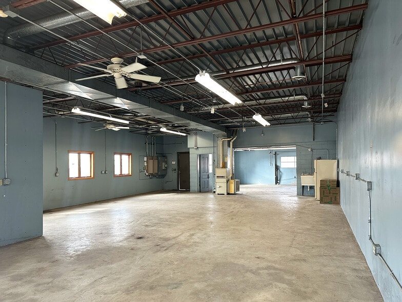 More Photos Of 2603 E 7th Ave, North Saint Paul Light Manufacturing For Sale