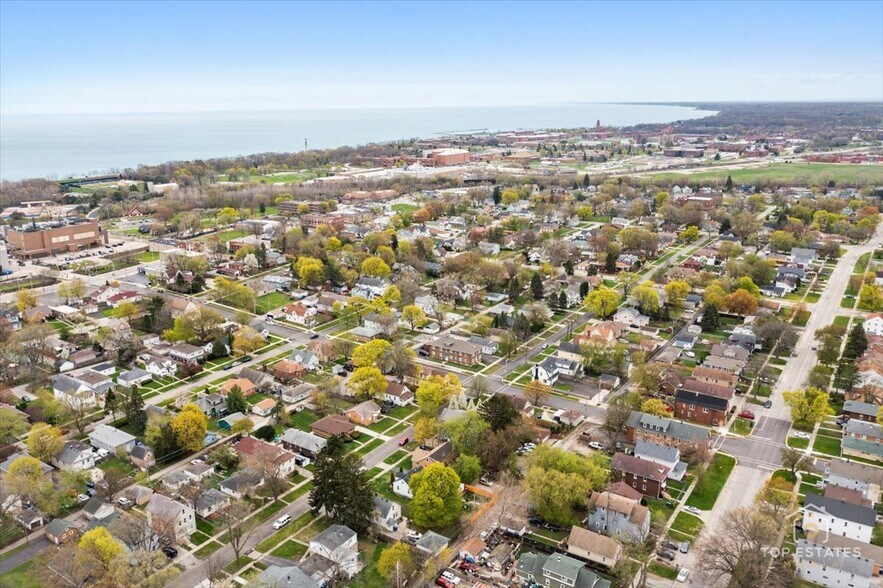 More Photos Of 1542 Victoria Ave, North Chicago Apartments For Sale