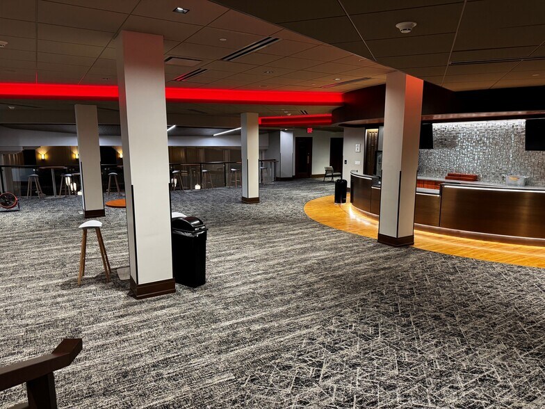 More Photos Of 875 E Main St, Rochester Flex For Lease