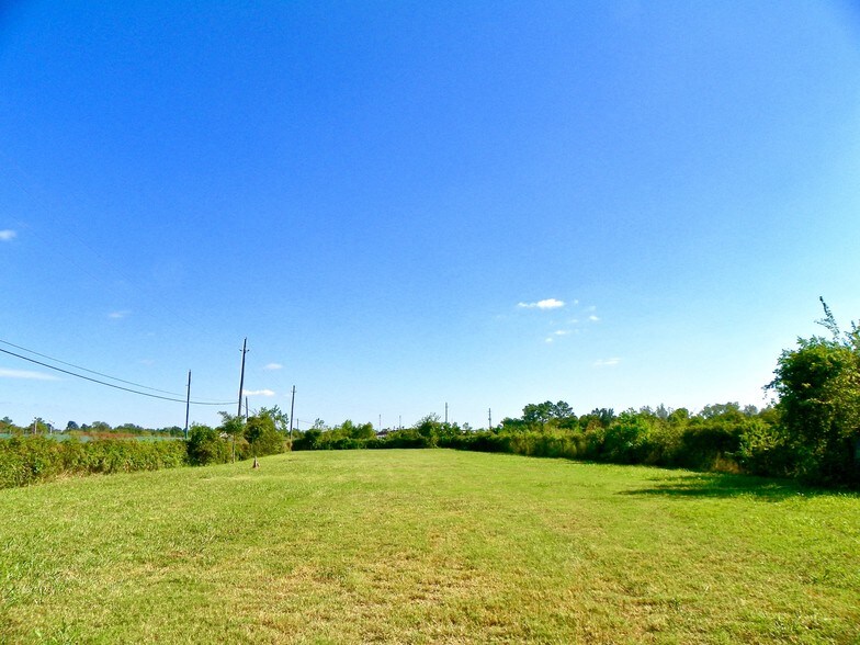 More Photos Of 16570 Beaumont Hwy, Houston Land For Lease