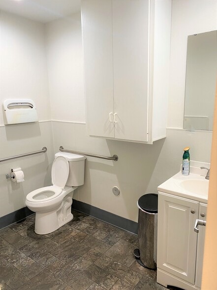 More Photos Of 4105-4129 South St, Lakewood Unknown For Lease