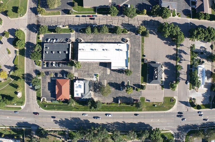 More Photos Of 1290 Main St, Windsor Storefront For Lease