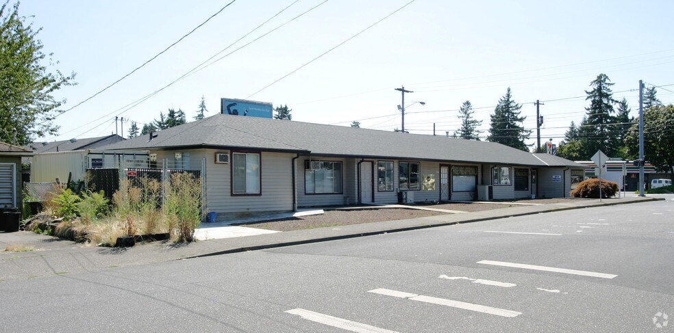 More Photos Of 12208-12222 SE Market St, Portland Office For Lease