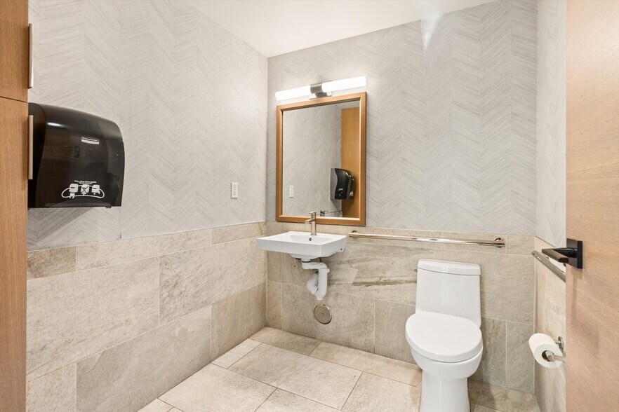 More Photos Of 122 W Main St, Aspen Office Residential For Sale