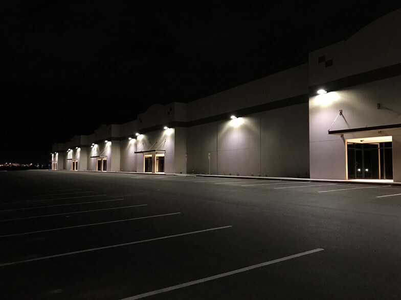 More Photos Of 445 Pan American Dr, El Paso Warehouse For Lease