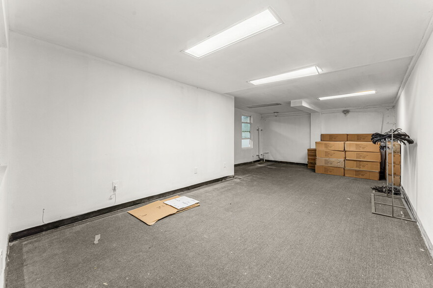 More Photos Of 960 W 1st St, Pomona Warehouse For Sale