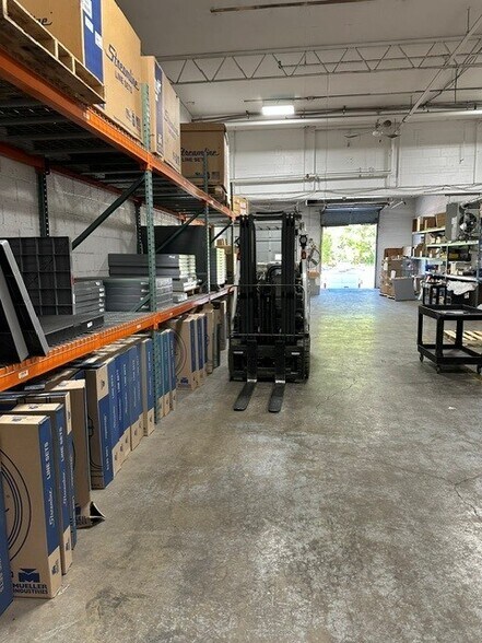 More Photos Of 2550 Wabash Ave, Saint Paul Warehouse For Lease