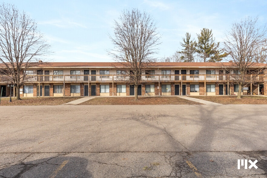 More Photos Of 4130 Oak Park Dr SE, Grand Rapids Apartments For Sale