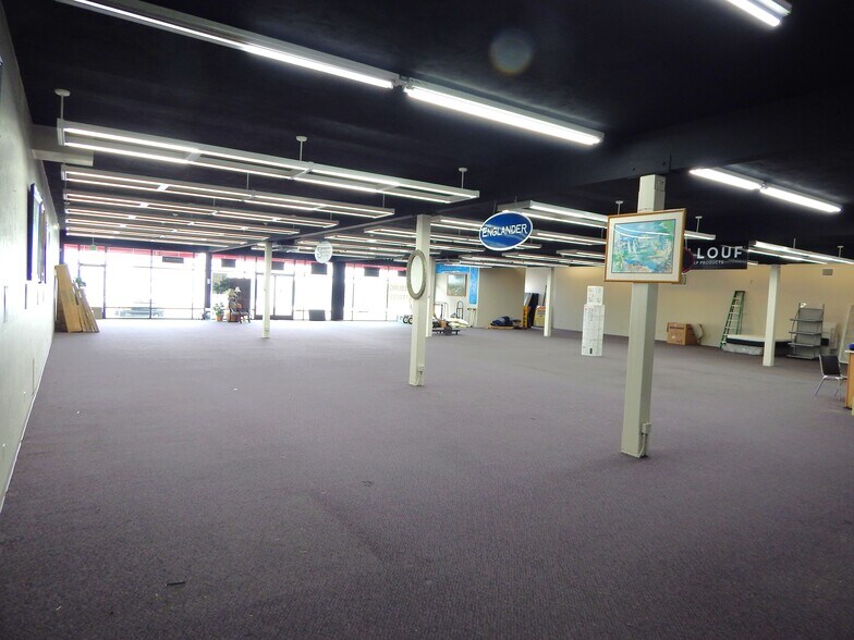 More Photos Of 635 SE Stephens St, Roseburg Freestanding For Lease