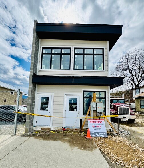 More Photos Of 704 Cliff St, Enderby Office For Lease