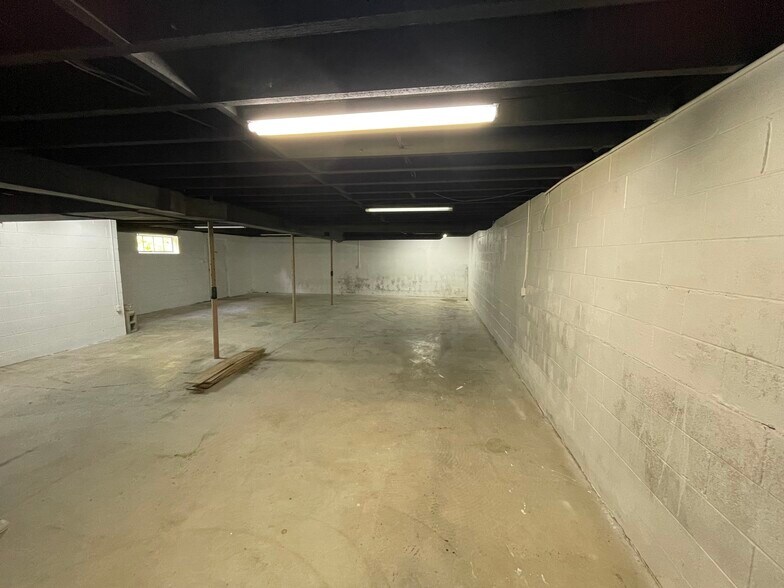 More Photos Of 354 Old Plank Rd, Seagrove Office For Lease