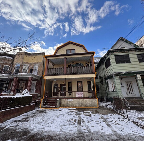 More Photos Of 1718 E 17th St, Brooklyn Office Residential For Lease