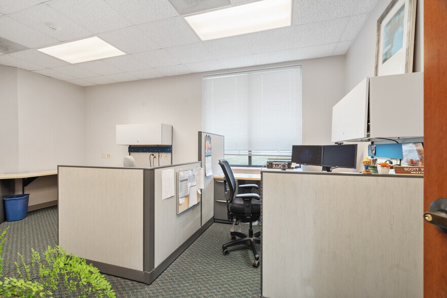 More Photos Of 3139 Voyager Dr, Green Bay Bank For Sale