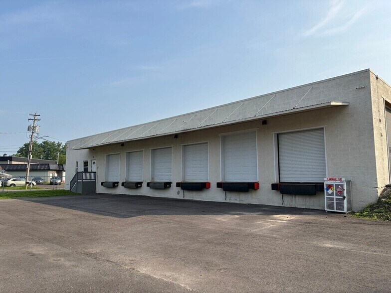 Primary Photo Of 105 Meade Rd, Syracuse Truck Terminal For Sale