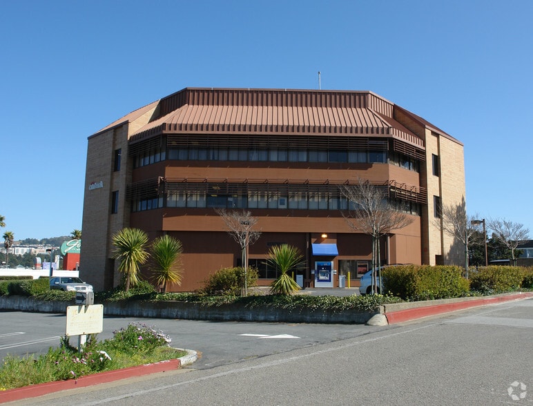 More Photos Of 950 John Daly Blvd, Daly City Office For Lease