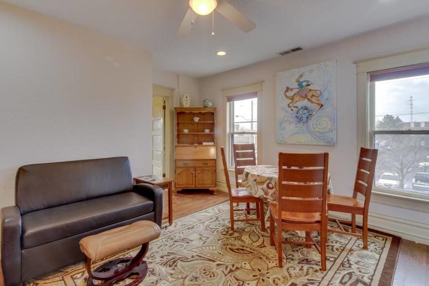 More Photos Of 707 NE 5th St, McMinnville Office For Sale