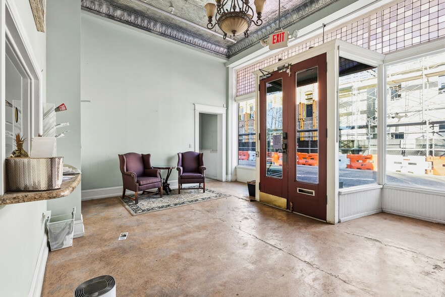 More Photos Of 1710 N 19th St, Tampa Office For Sale