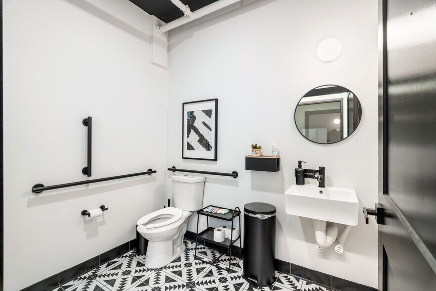 More Photos Of 828 N Broadway St, Knoxville Coworking Space