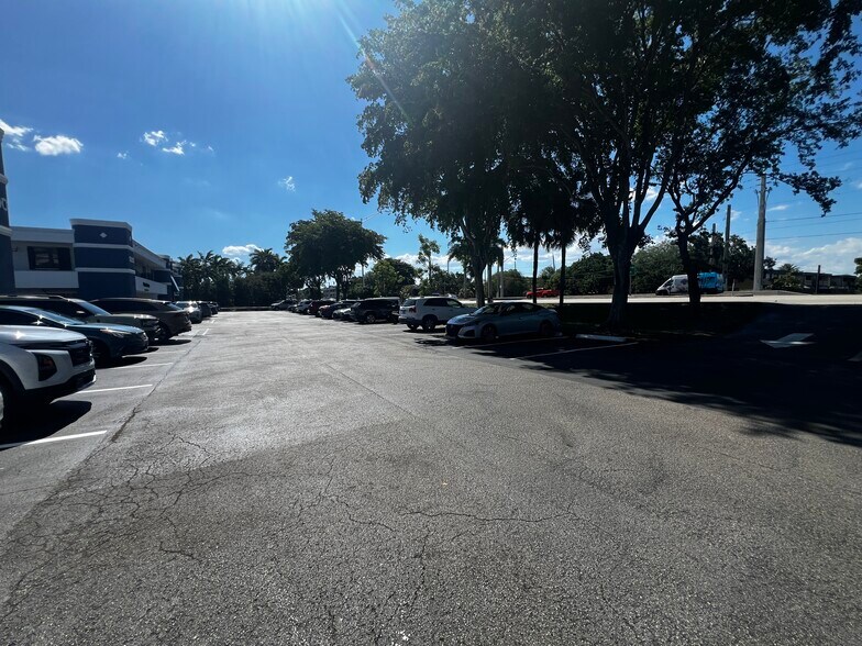 More Photos Of 13500 SW 88th St, Miami Medical For Sale