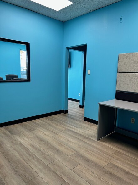 More Photos Of 11435-11459 156 St NW, Edmonton Warehouse For Lease