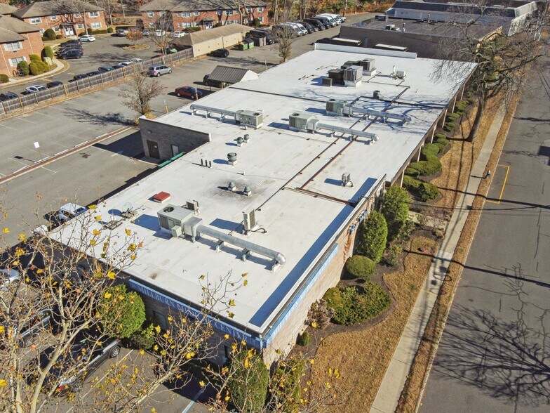 More Photos Of 25 E Willow St, Millburn Medical For Sale