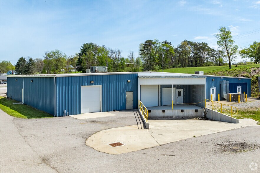 More Photos Of 3970 Staunton Tpke, Parkersburg Light Distribution For Lease