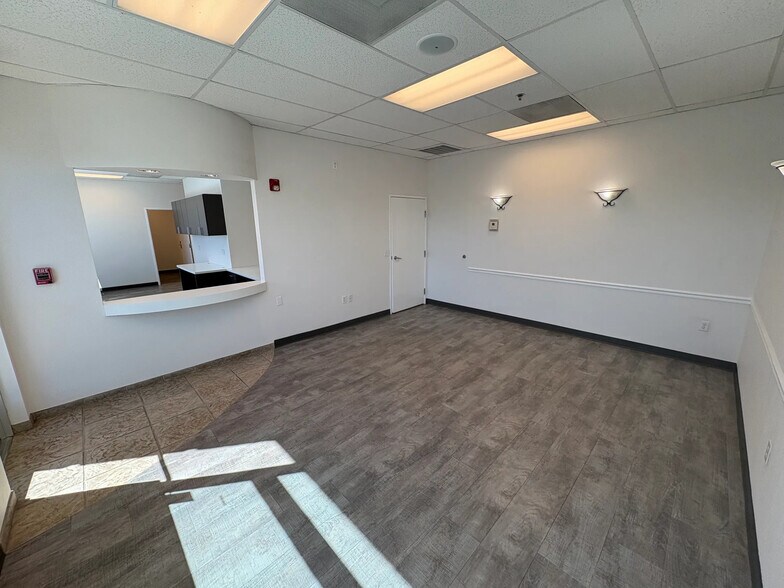 More Photos Of 15182 N 75th Ave, Peoria Medical For Sale
