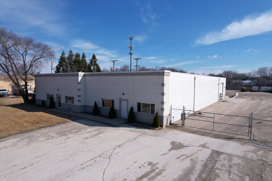 Primary Photo Of 1480 N Springdale Rd, Waukesha Industrial For Lease