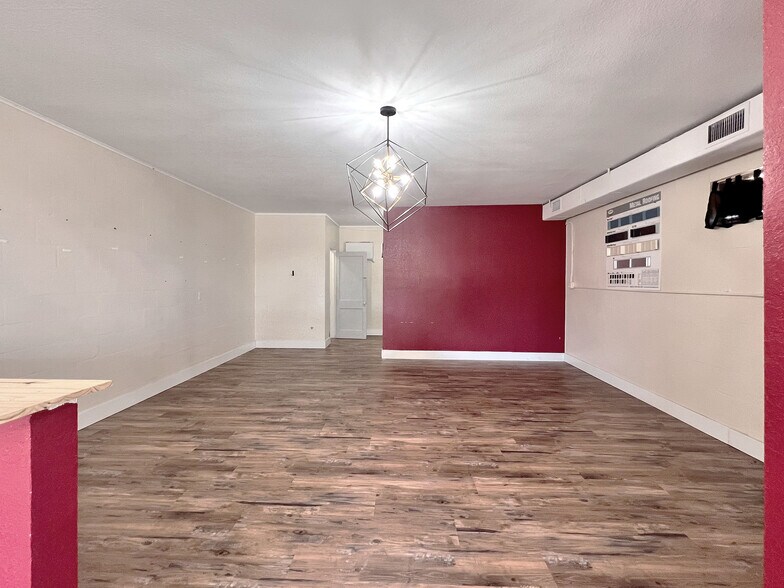 More Photos Of 680-690 S Lake Shore Way, Lk, Lake Alfred General Retail For Lease