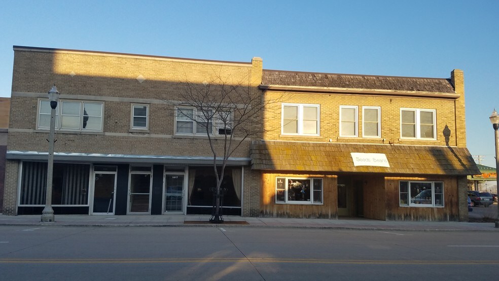 More Photos Of 1817 Washington St, Two Rivers Office Residential For Sale