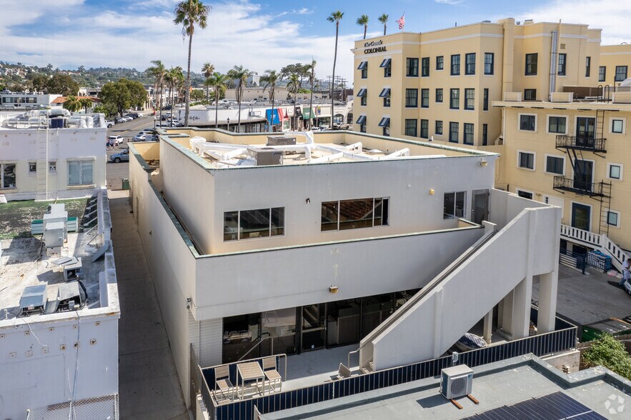More Photos Of 930 Prospect St, La Jolla Storefront Retail Office For Lease